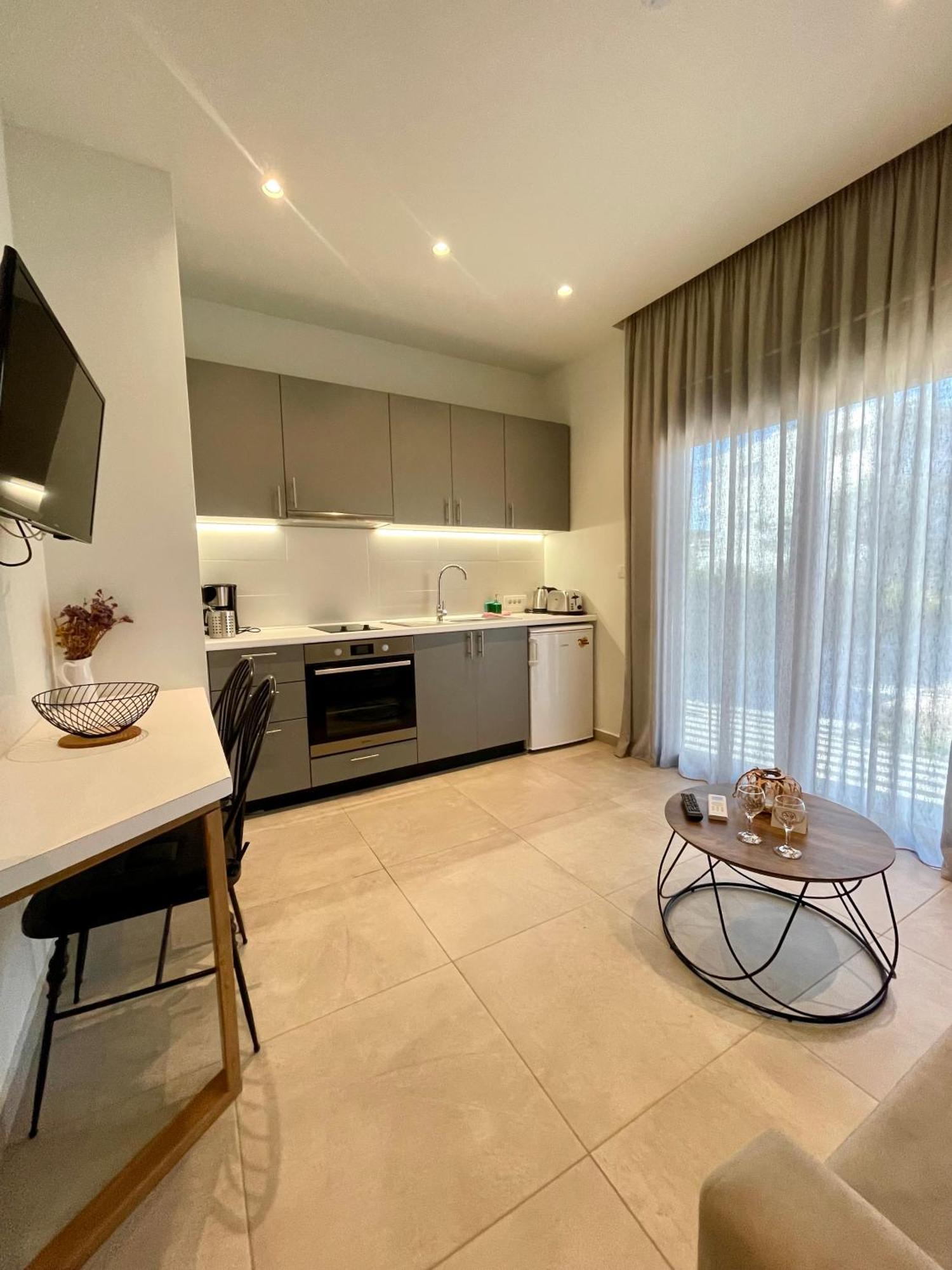 Kipos Suites & Apartments (Adults Only) Gennadi Camera foto